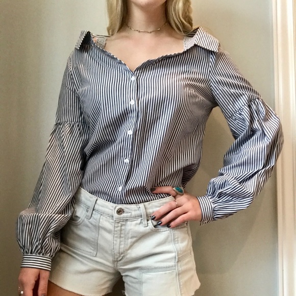 Banana Republic Tops - !HOST PICK!😍😍😍🆕